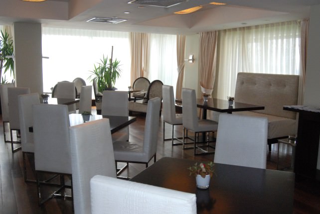 Radisson Blu Bucharest Hotel - Business Club Lounge
