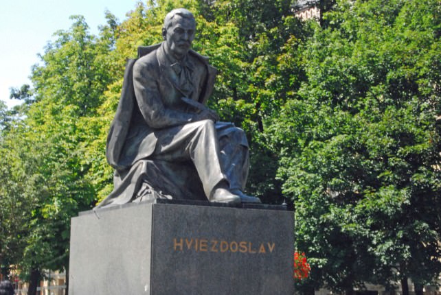 Statue of Hviezdoslav