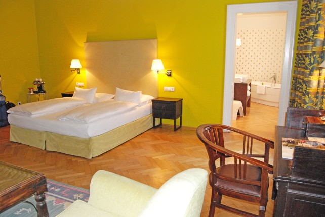Hotel Altstadt Vienna - Junior Suite 17 Guest Room and Bathroom 