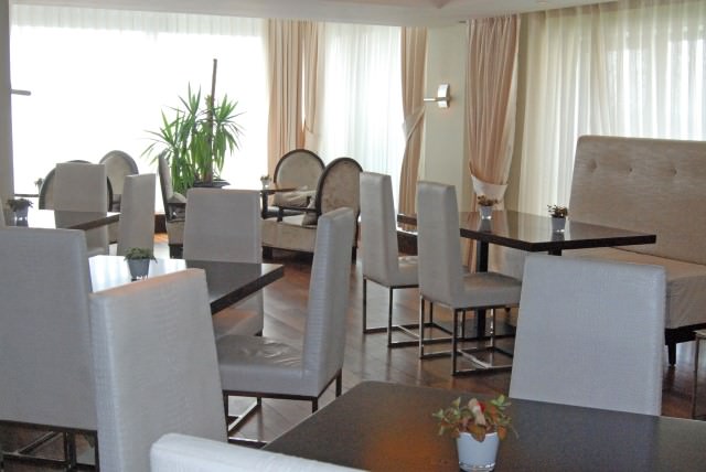 Business Class Lounge at Radisson Blu Bucharest