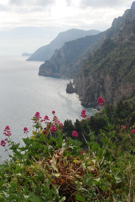 Steep and scary drive along Italy's scenic Amalfi Coast