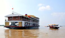 Uniworld Timeless Wonders of Vietnam & Cambodia Cruise: Sa Dec