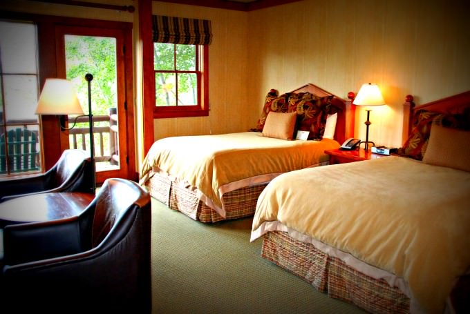 Sunriver River Lodge Guestroom