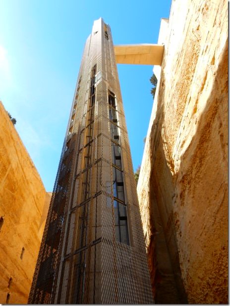 Lift up to center of Valletta