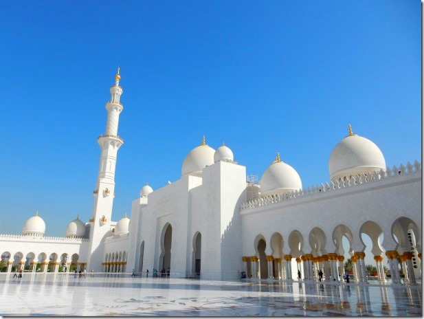 Sheik Zayad Grand Mosque - One of the world's largest