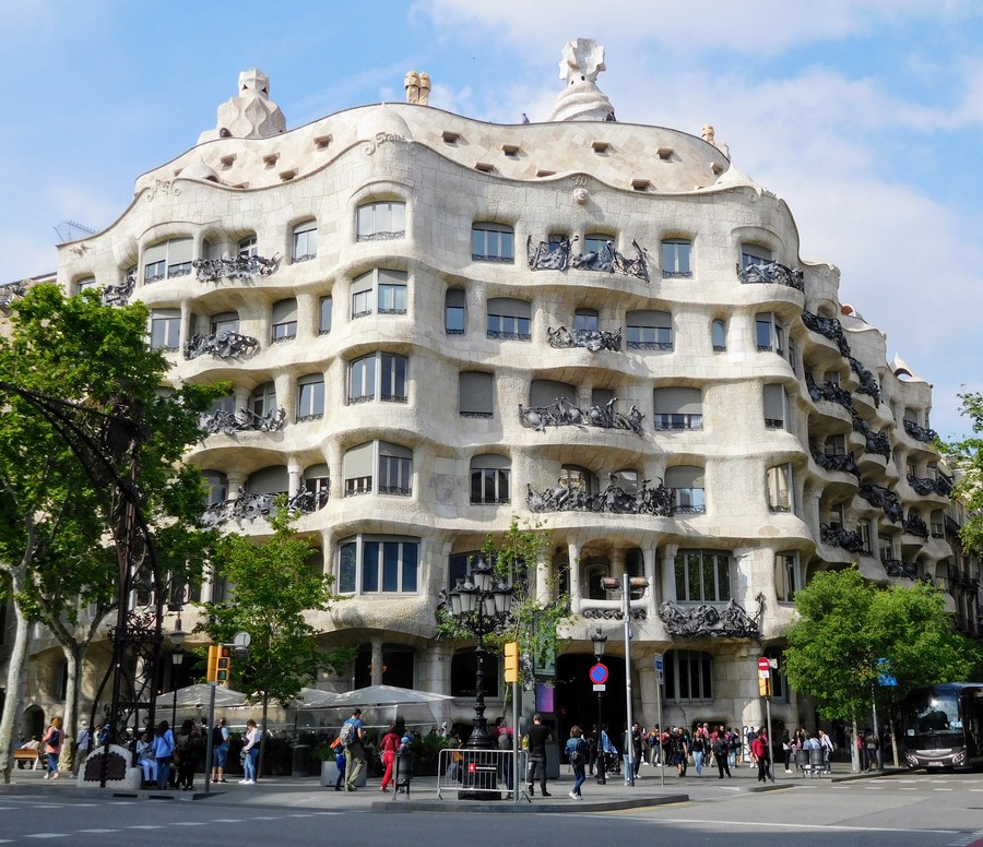 Travel Spain: The Best Modernista Buildings in Barcelona
