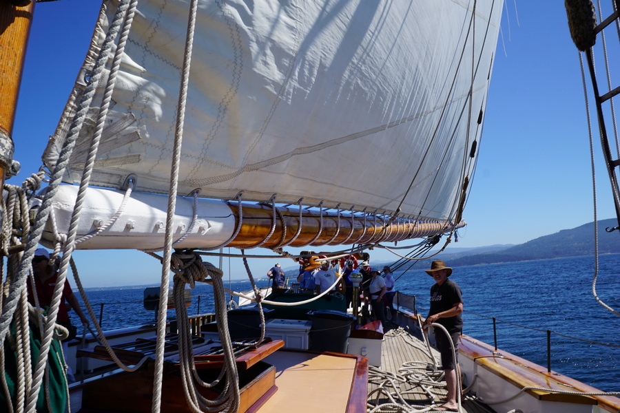 Schooner Zodiac sailing in San Juan Islands