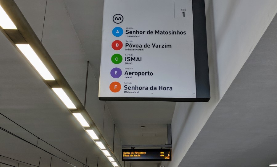 Porto Metro Station Signage